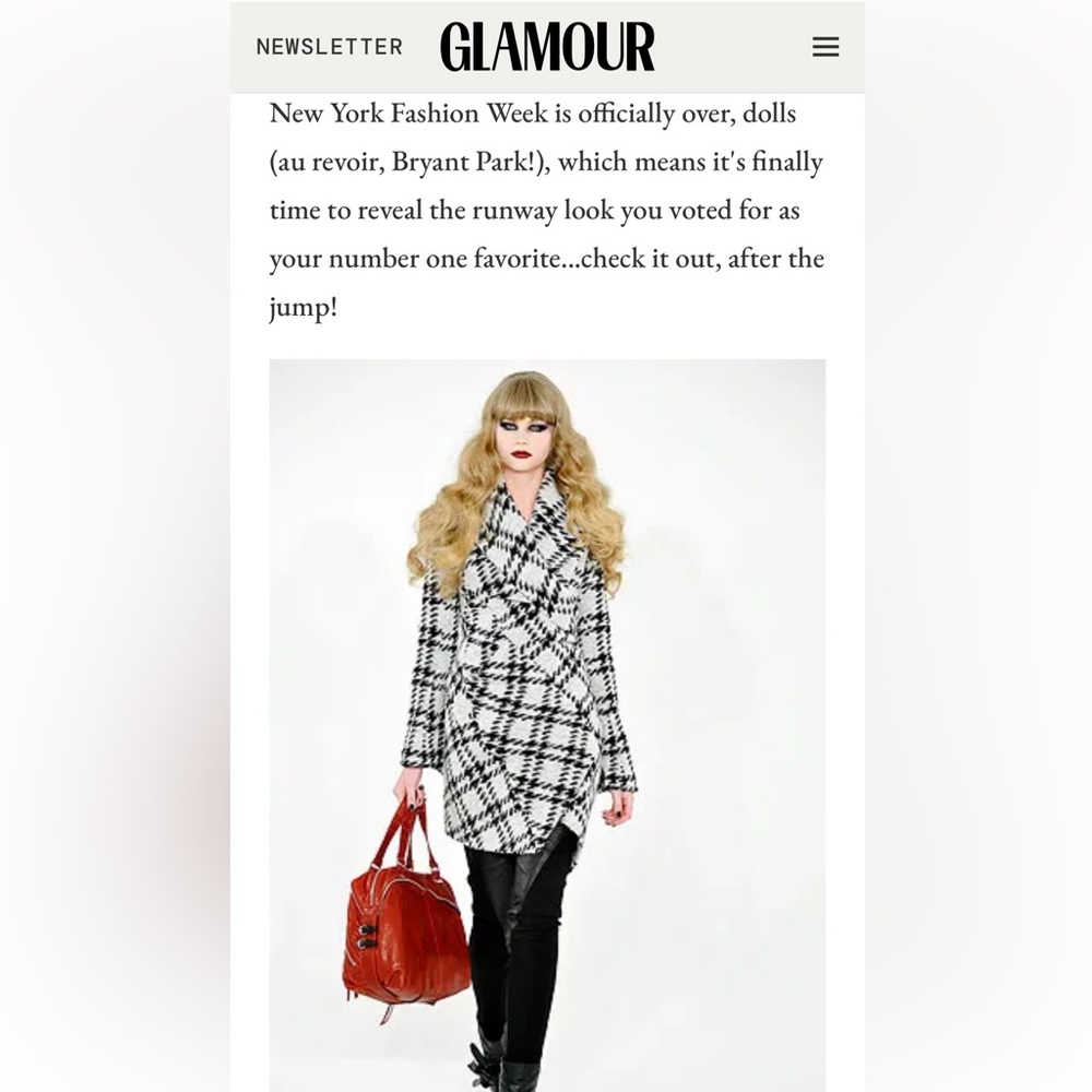 TAYLOR SWIFT Statement piece & rare find! A true gem wearable for any occasion.
